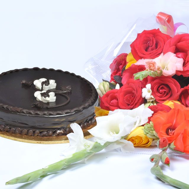 Large Bouquet With 4lbs Chocolate Cake