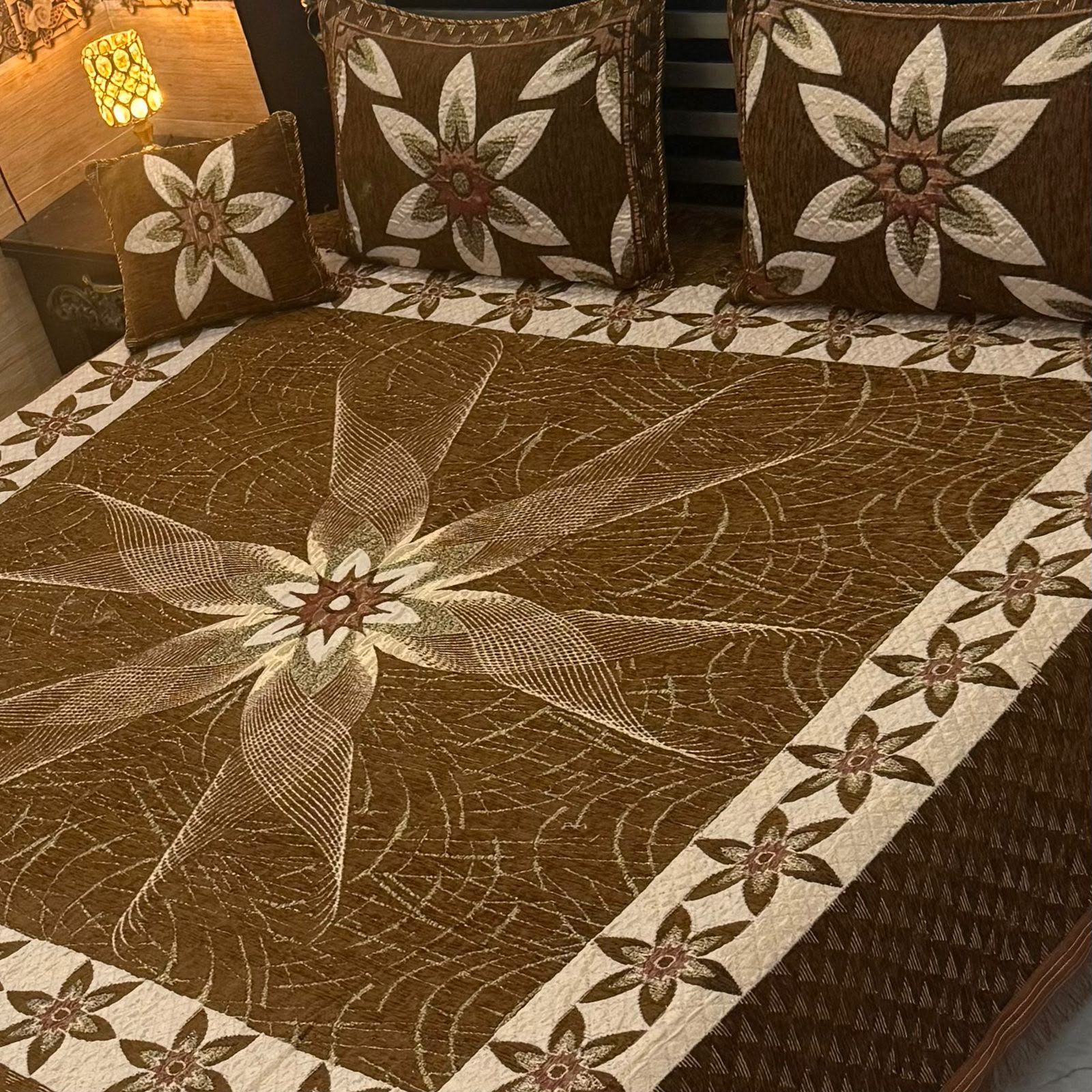 4pc Velvet Jacquard Bedsheet King Size - Design 27