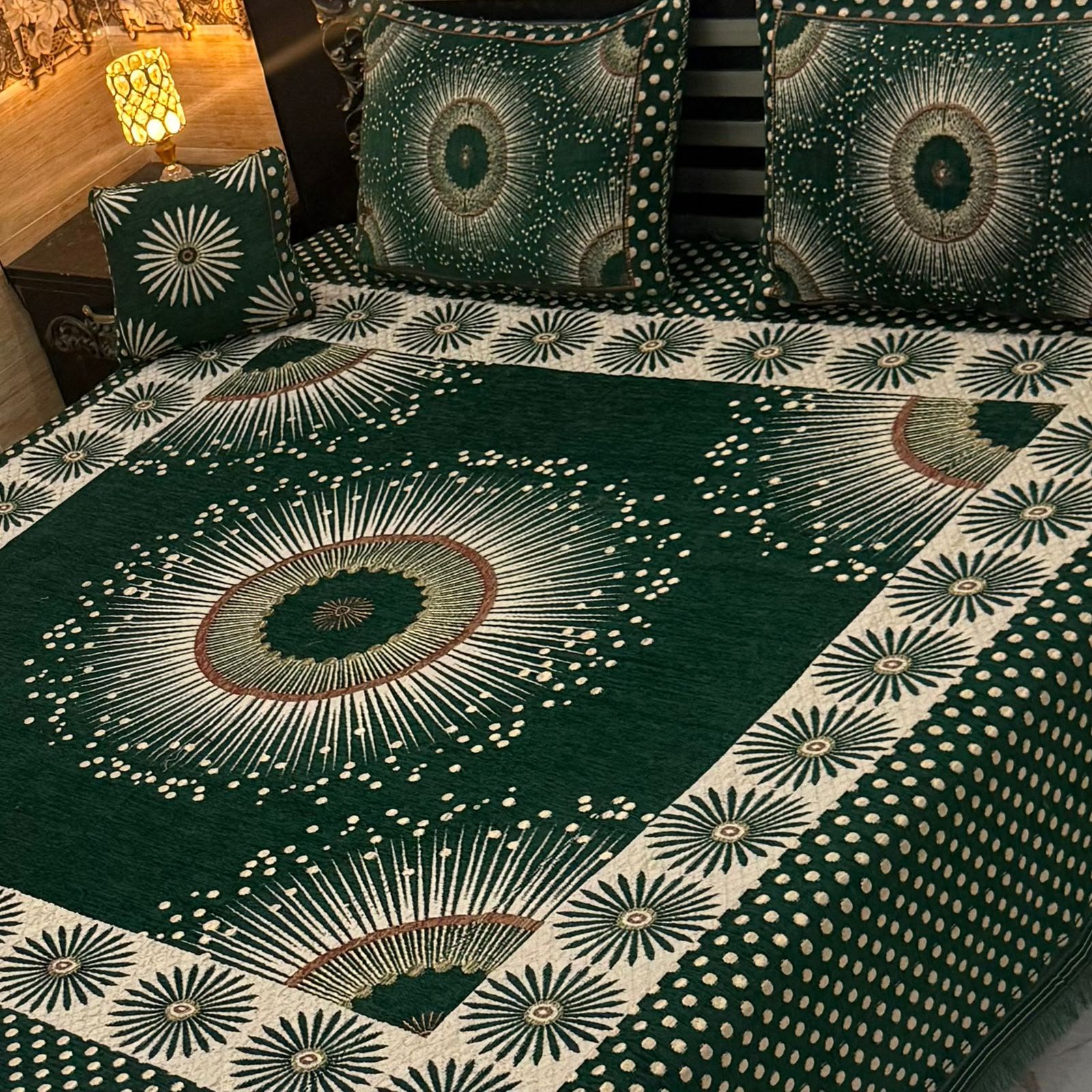 4pc Velvet Jacquard Bedsheet King Size - Design 20