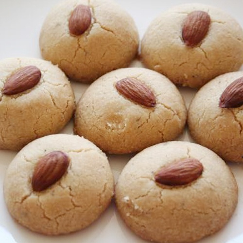Nan Khatai With Almonds
