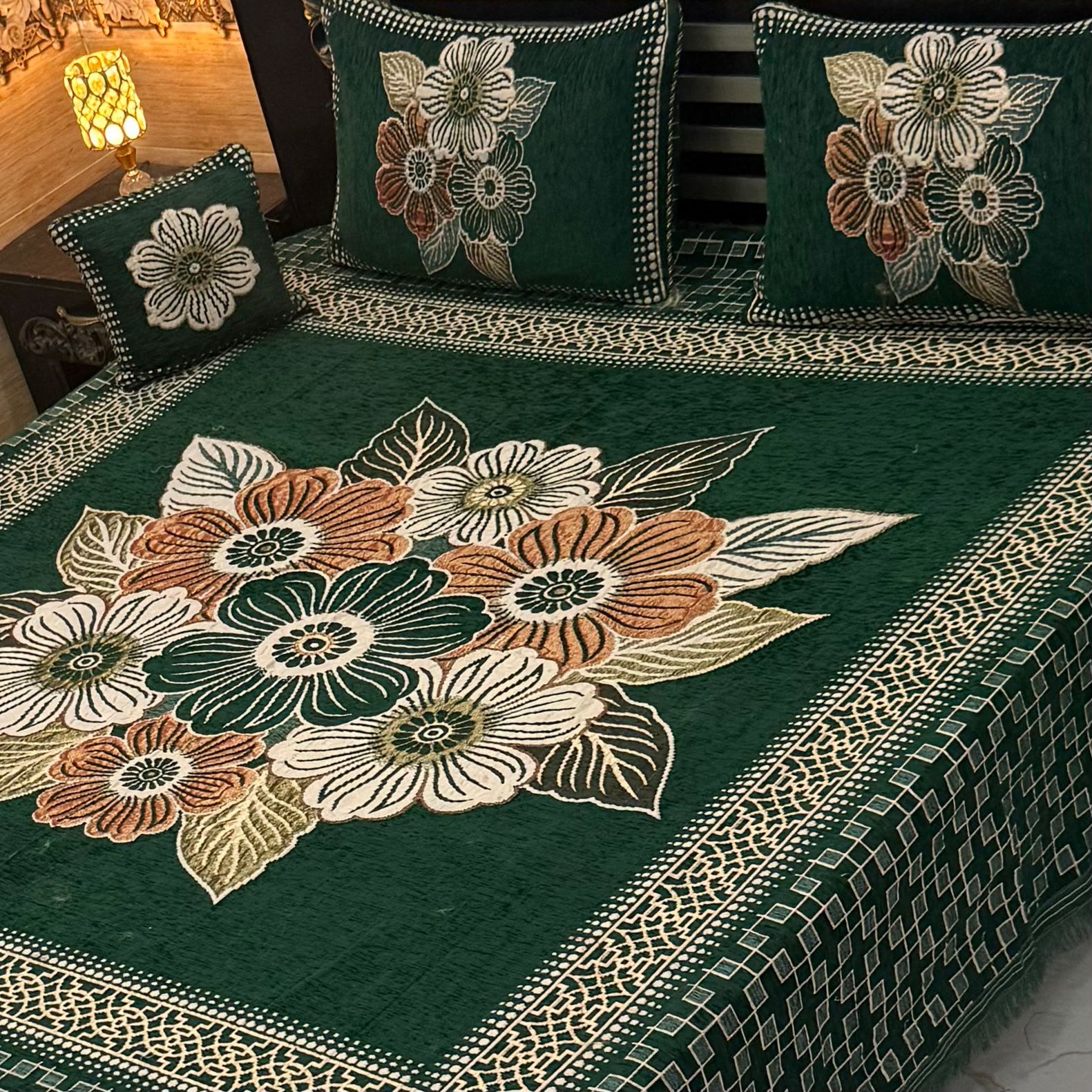 4pc Velvet Jacquard Bedsheet King Size - Design 37