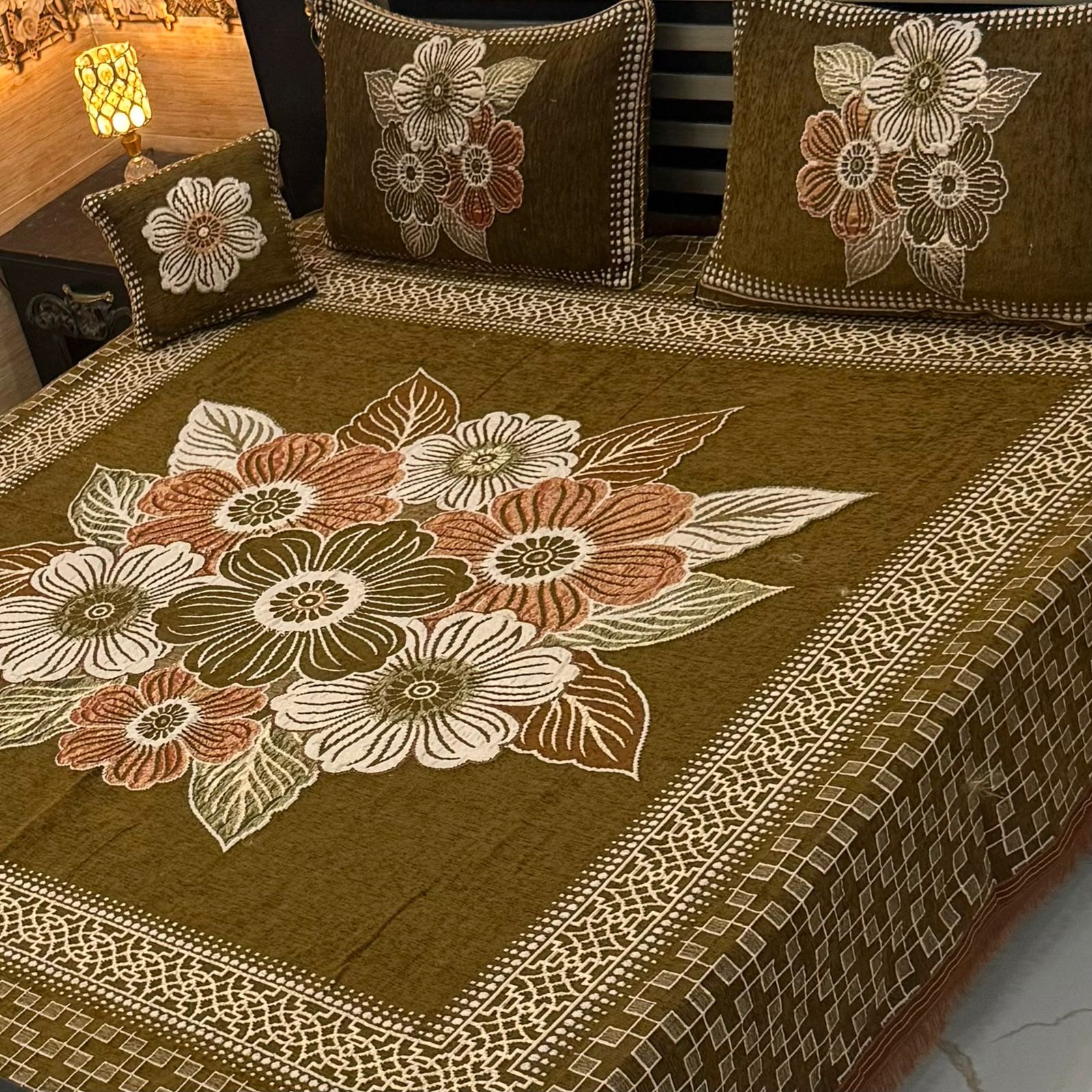4pc Velvet Jacquard Bedsheet King Size - Design 35