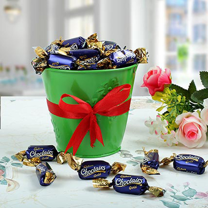 Eclairs Candies Bucket