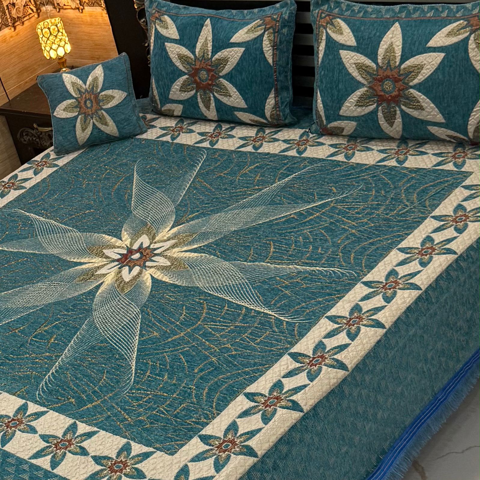 4pc Velvet Jacquard Bedsheet King Size - Design 41